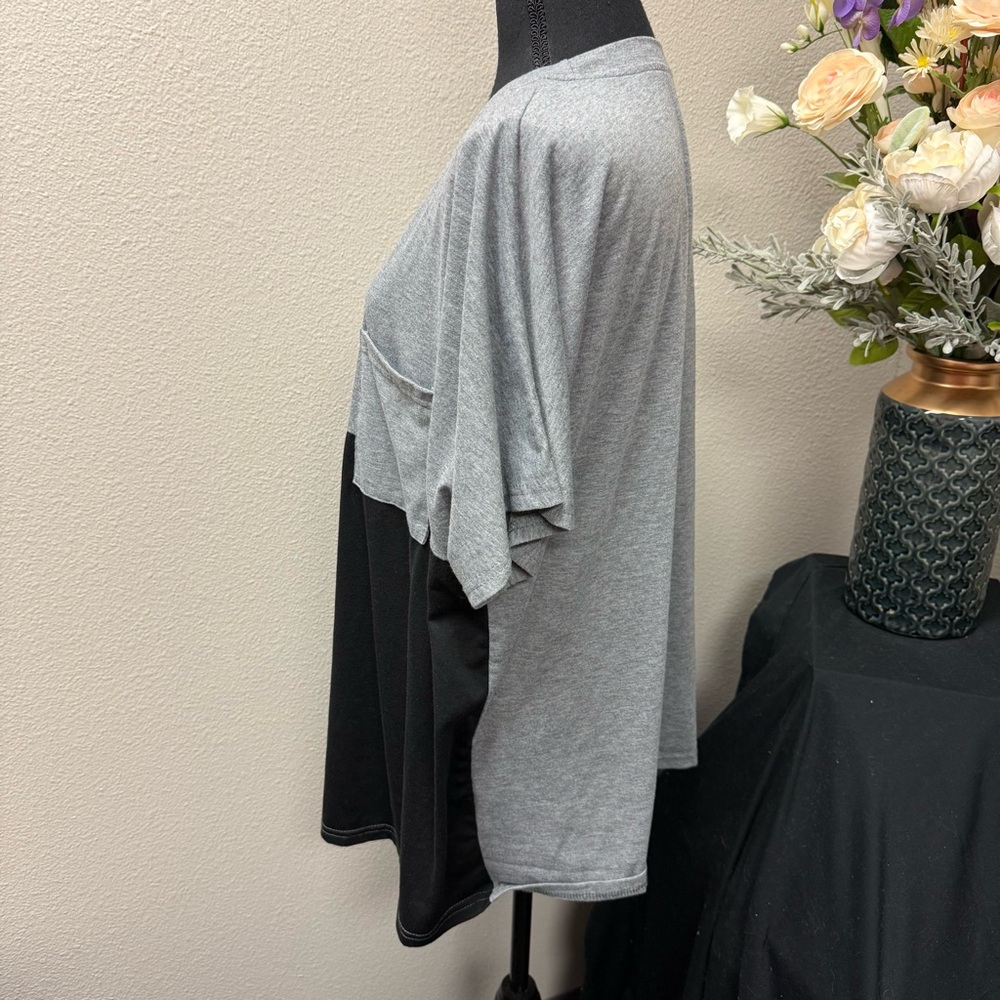 Women’s Plus Size 4XL Gray Black Colorblock Pocket Tee | Casual Everyday Top - Picture 2 of 8